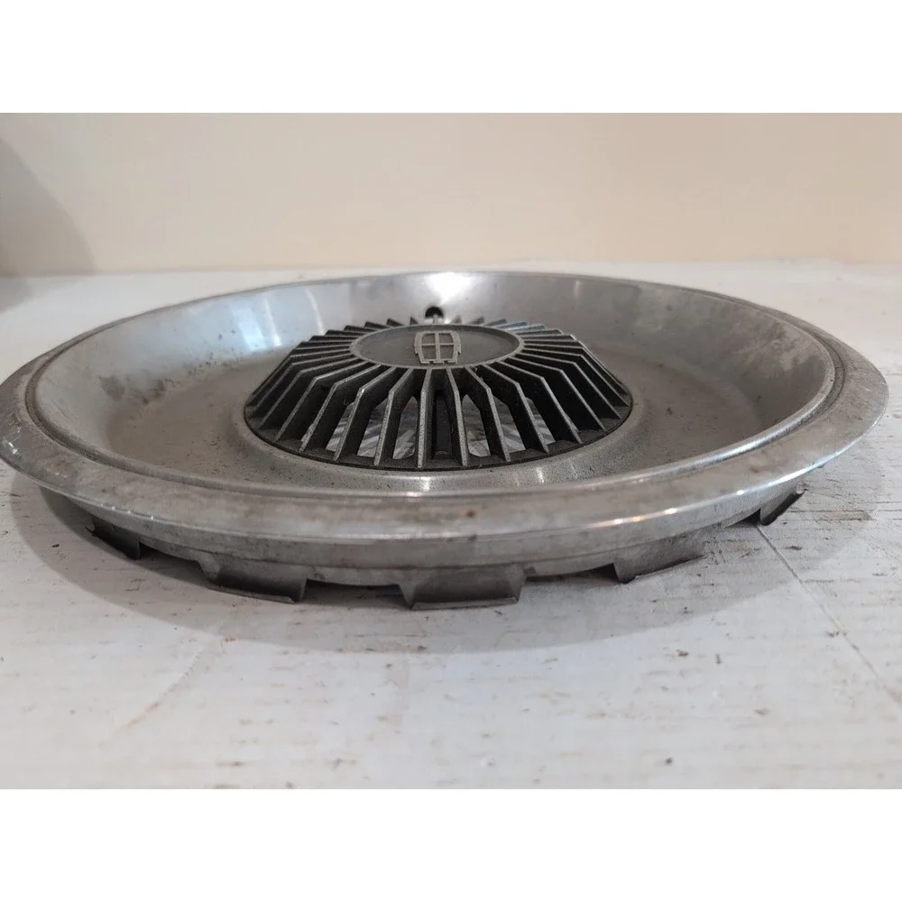 (1) Vintage OEM 1979-87 Mercury Grand Marquis 14